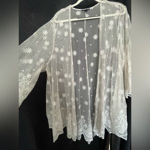 Floral white lace kimono